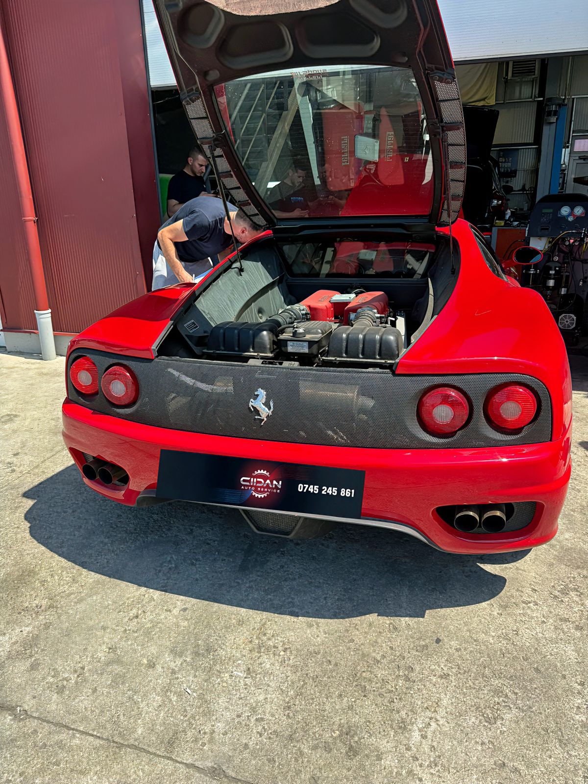 Ferrari 360, motor la vedere